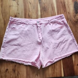 3/25$ Shein pink frayed hem denim short, fire embroidery, plus size 20